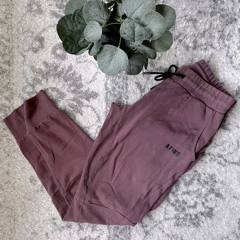 Alpha Forward Women’s Joggers ✺ M